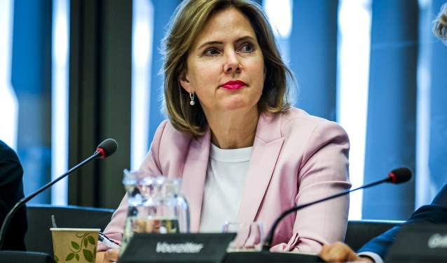 Minister Van Nieuwenhuizen bleek een warm voorstander van elektrisch vliegen te zijn.