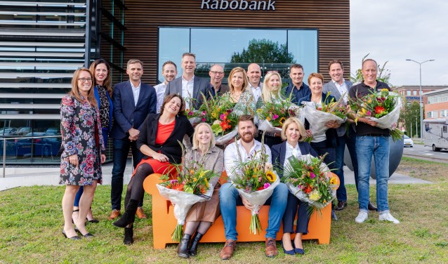 De negen genomineerden met de jury en wethouder Willemien Vreugdenhil.
