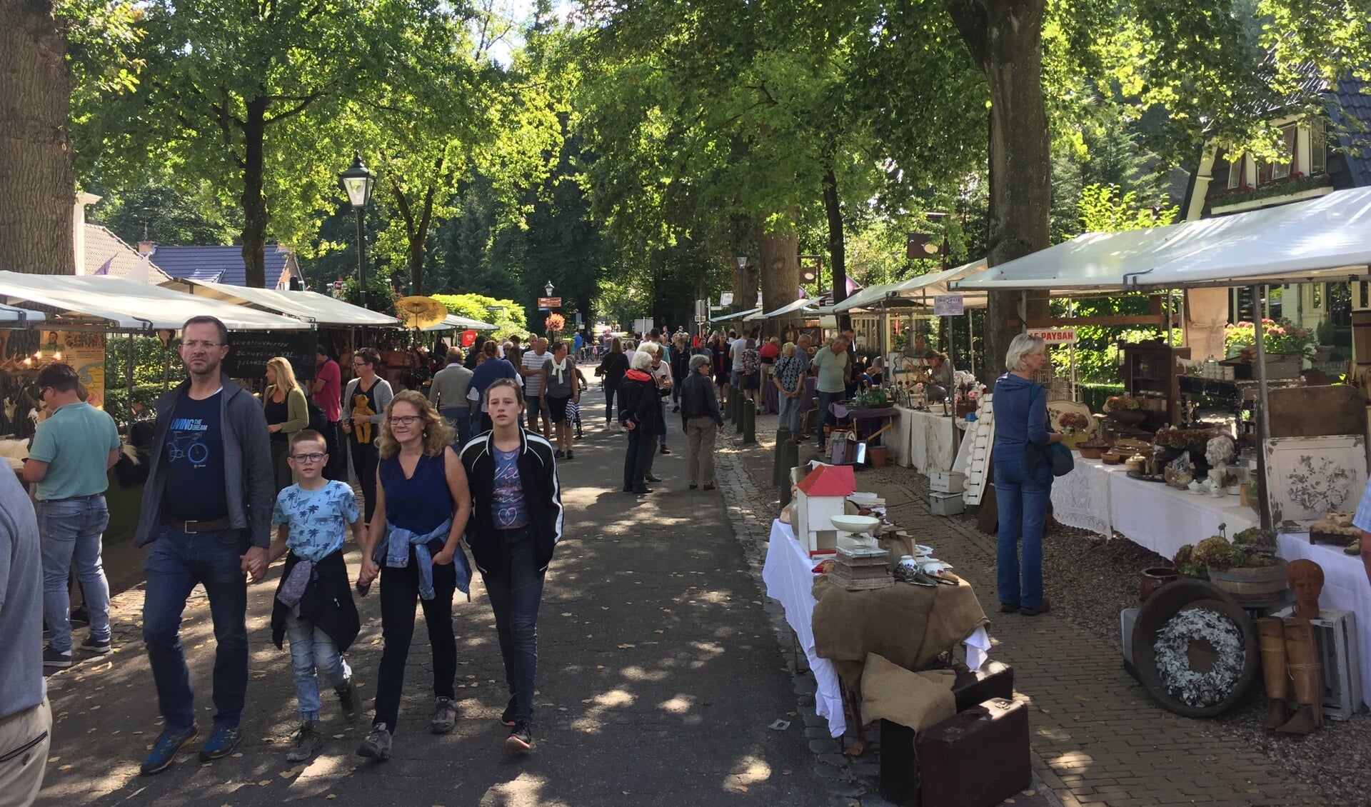 Brocante & Antiekmarkt Lage Vuursche