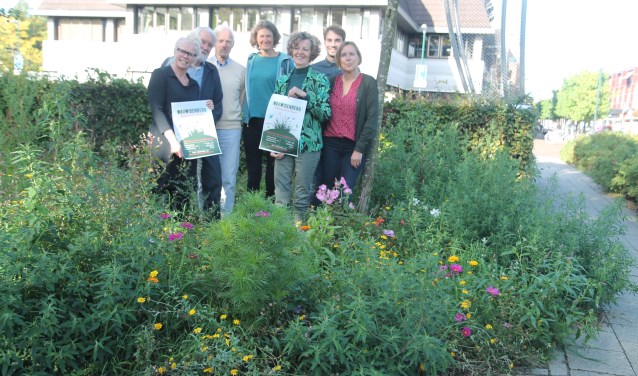 Van linkst naar rechts: Ina Muller, Gerald ten Wolde, Frans van der Schot, José van Beeck, Suzy Bollen, Kars Havenaar en Christianne Geerdes.