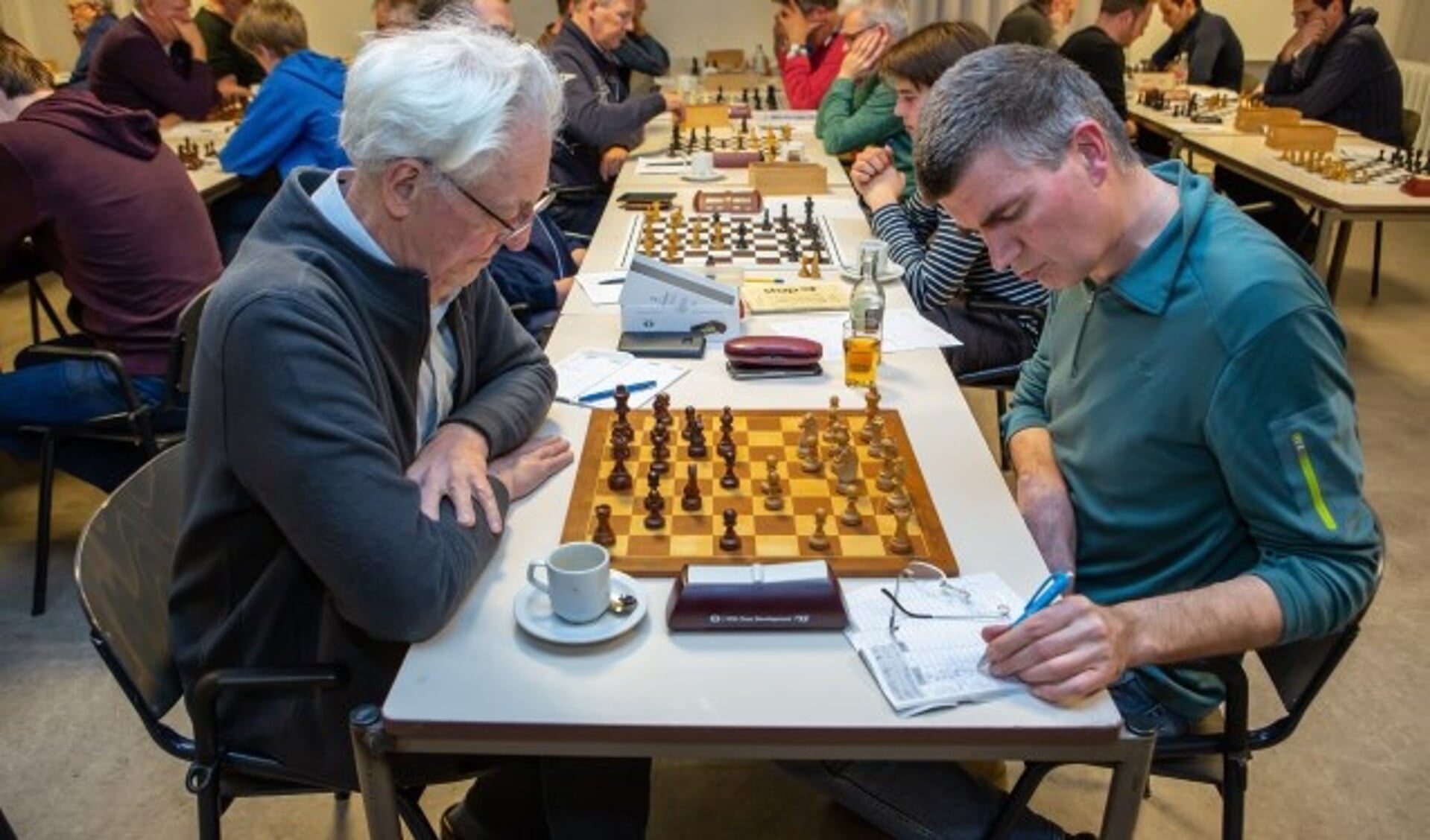 In de interne competitie van de SV Wageningen spelen tientallen schakers.(foto: Cees Beumer)