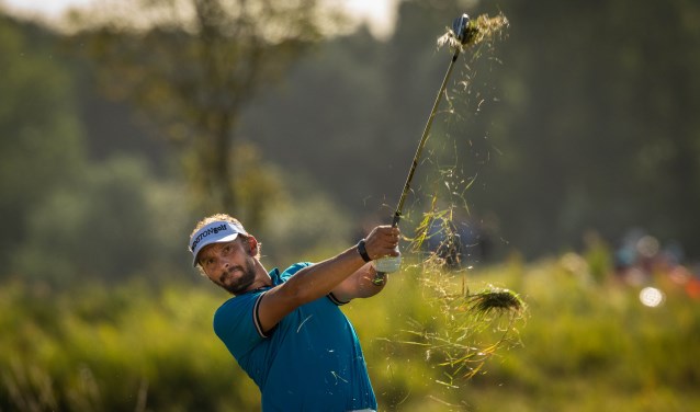 Luiten in actie tijdens de eerste dag van het KLM Open