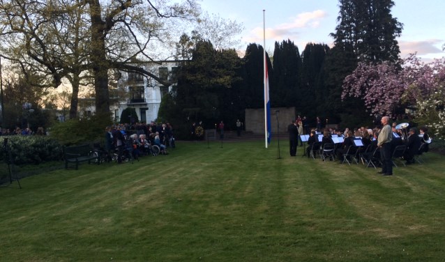 Het Comité 4 en 5 mei Baarn organiseert jaarlijks de Dodenherdenking op 4 mei.