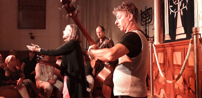 Lenny Kuhr met Reinier Voet (li.) en Mischa Kool (re.)