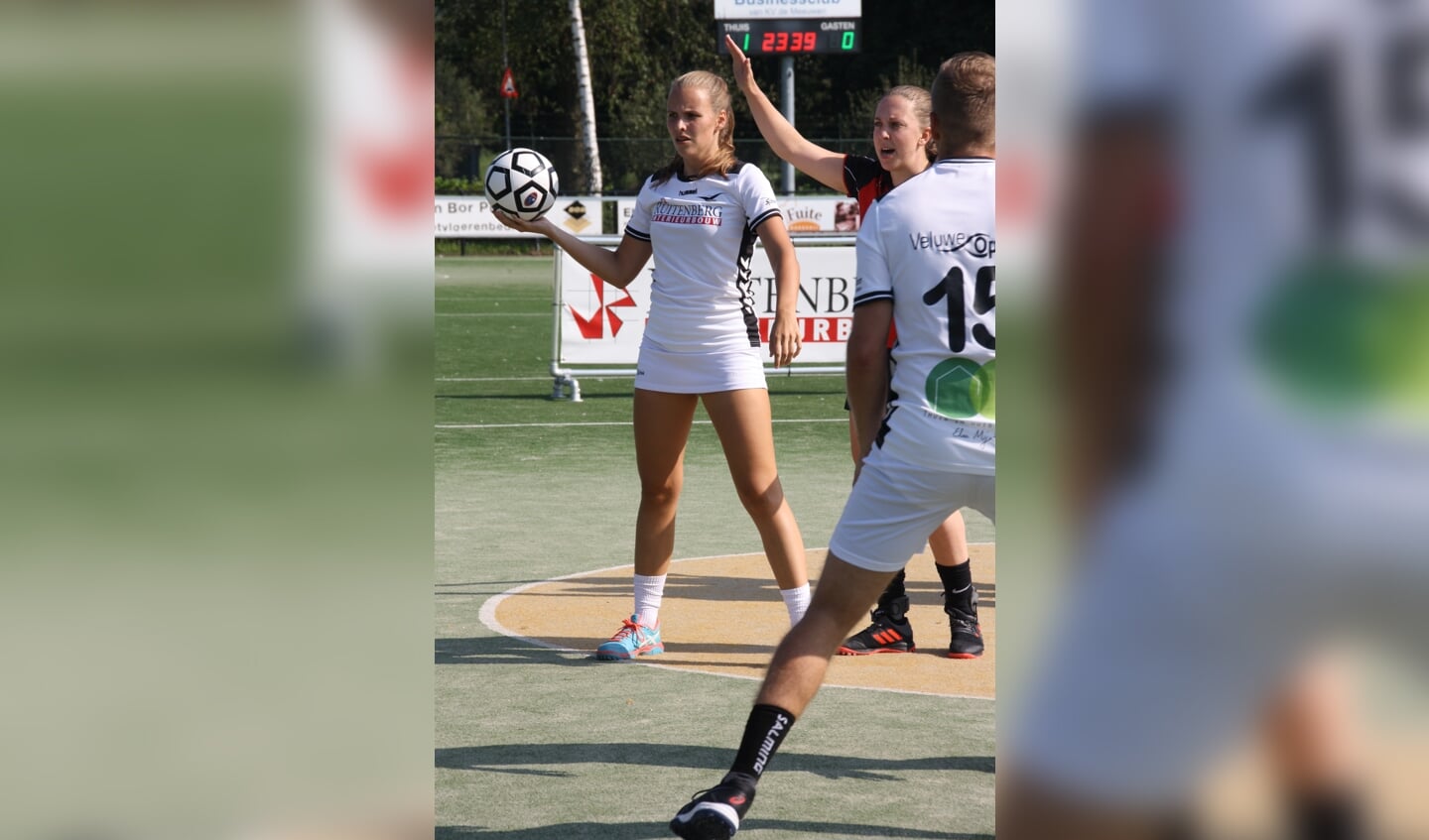Dorinda Kleijer heeft dit seizoen opnieuw een plekje veroverd in De Meeuwen 1.