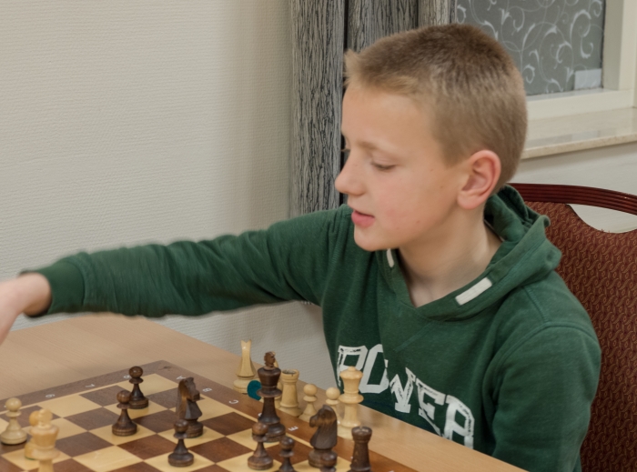 Theo Theunisse aan kop met 2 uit 2
