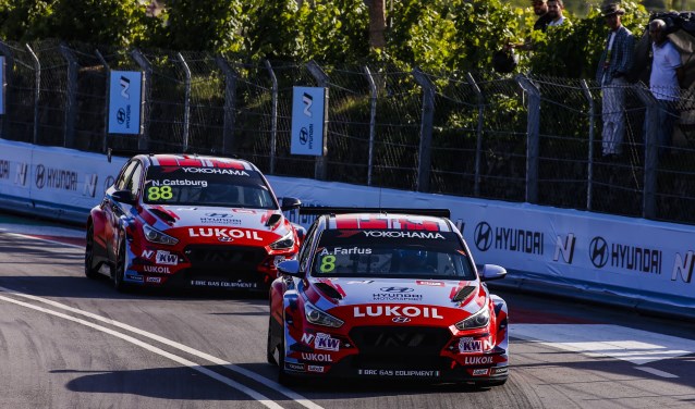 Nick Catsburg en teamgenoot Augusto Farfus (voor) hopen op veel punten in China.