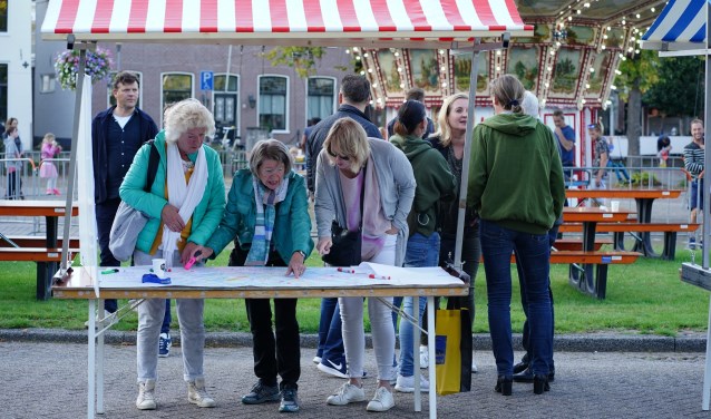 Discussie rond de kaart van het centrum.