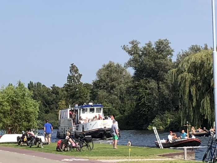 Ouderwets bermtoerisme in Weteringbrug