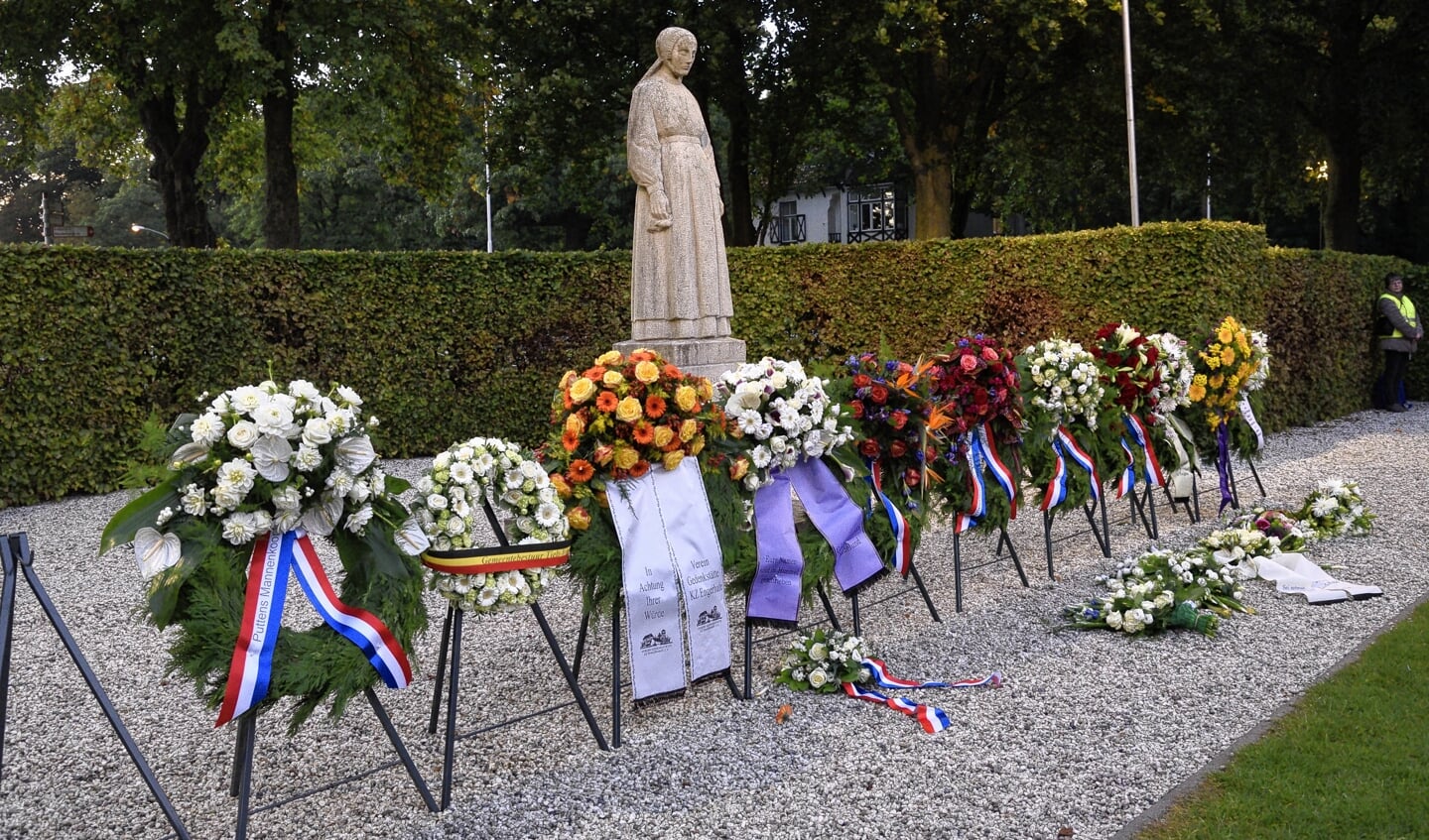 Om 19.00 uur begint de jaarlijkse herdenking bij het monument 'De Vrouw van Putten'.