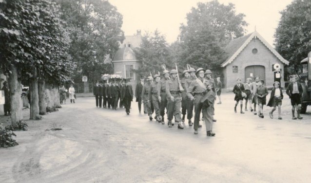 Herbegrafenis van Hans Blankenberg op 21 augustus 1945.