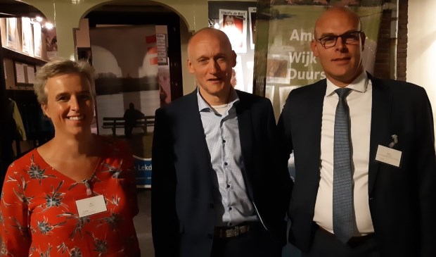 Bestuurders Els Otterman (HDSR), Hans Marchal (wethouder Wijk bij Duurstede) en Gerrit Boonzaaijer (wethouder Utrechtse Heuvelrug)