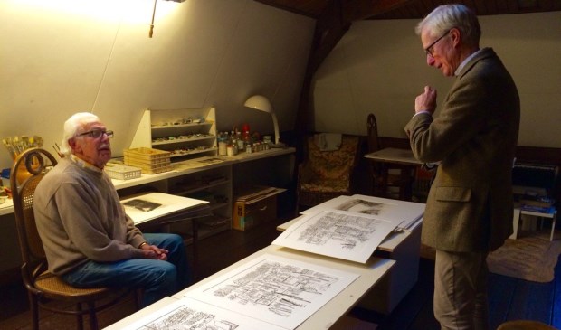 Jaap Ploos van Amstel (links) in zijn atelier.