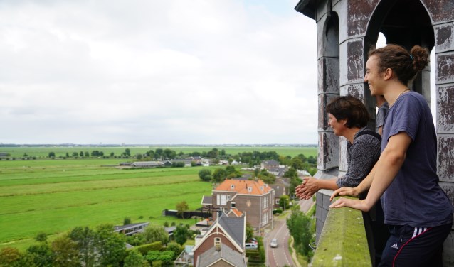 Genieten van het uitzicht kan ook nu weer vanaf de Urbanuskerk in Nes.