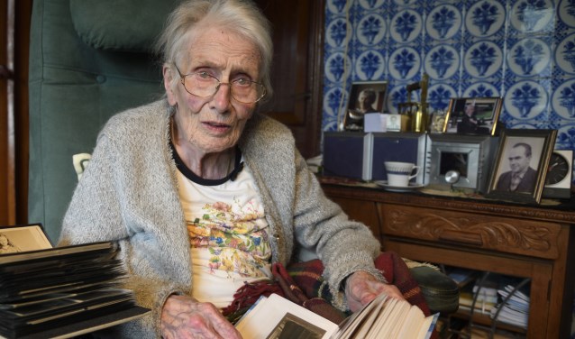 Mevrouw Ruitenbeek-Friso vertelt over de razzia.