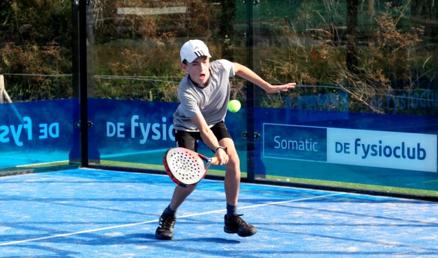 Thijs Roper komt namens Nederland uit op het WK padel in Spanje.