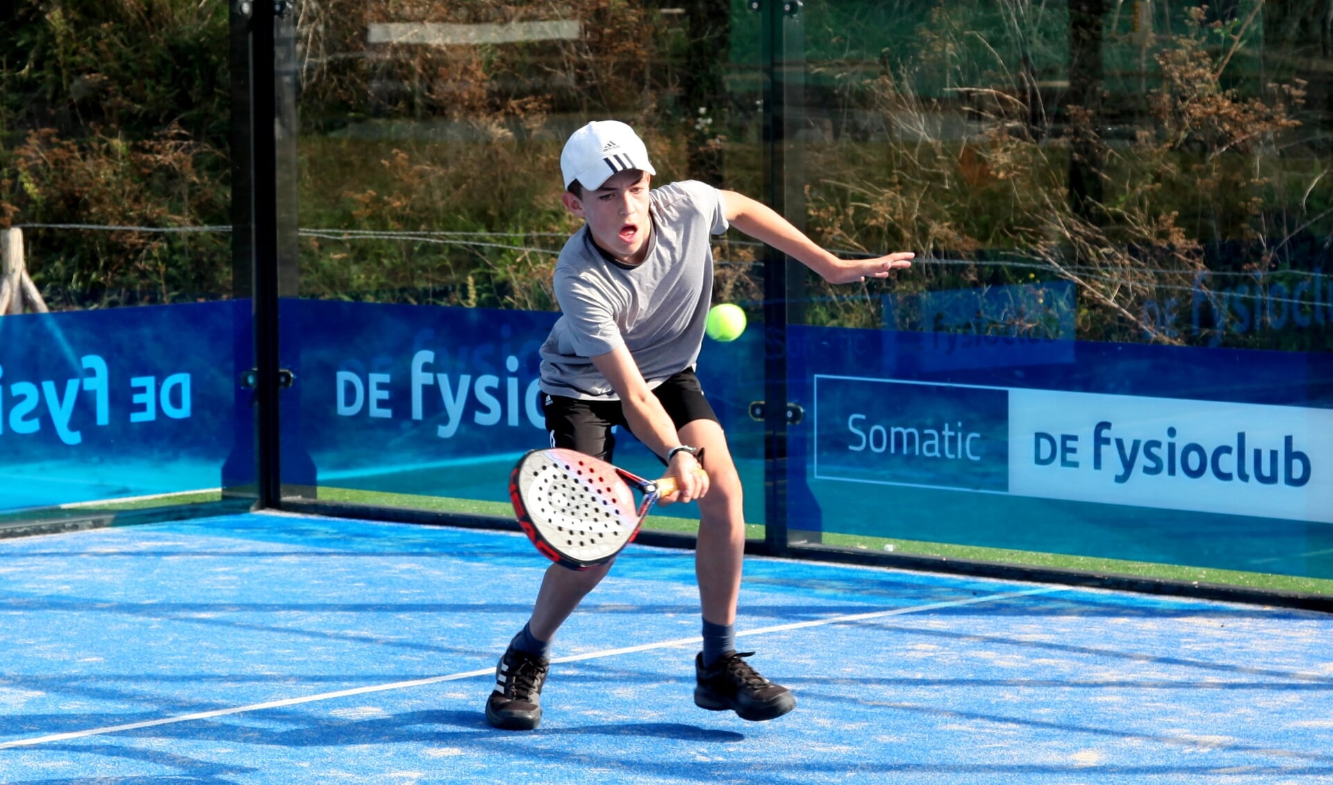 Thijs Roper komt namens Nederland uit op het WK padel in Spanje.