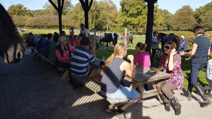 Gezellig met zijn allen aan de lunch