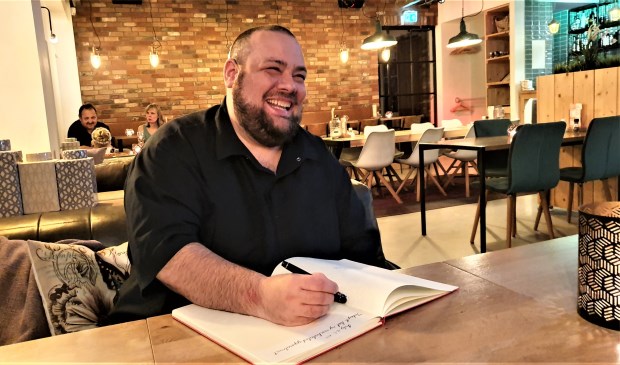 Op verzoek van Jeff spraken we af bij Joinn, want dan hoefde hij zijn huis niet op te ruimen.