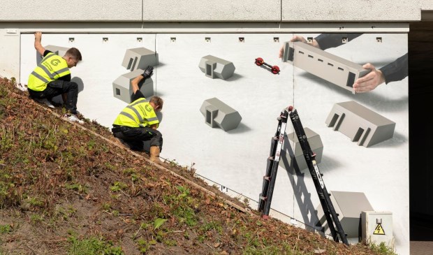 Hier wordt de beplating aangebracht