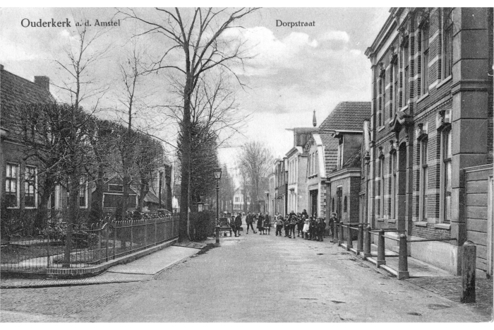 Dorpsstraat 100 jaar geleden
