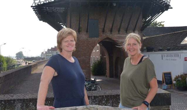 Ria Sprang en Patricia Schuur organiseren de Wijkse Dijkenloop