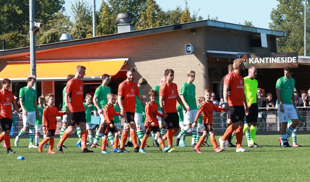 De laatste editie van TOV-Baarn in september 2019 eindigde in 3-0, met een doelpunt van Maurice van der Wilt (voorop), nu trainer. 