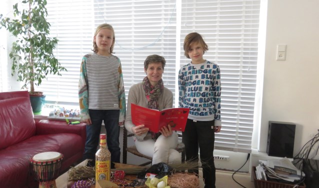 Marieke, geflankeerd door Mick (l) en Fenna