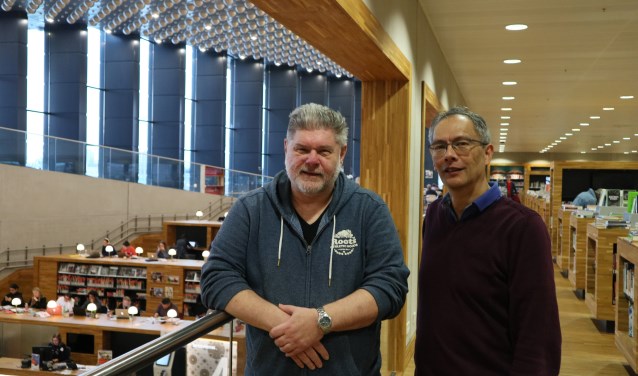 Gerrit Borg en Jules Struyck, hebben al veel bezoekers geholpen.