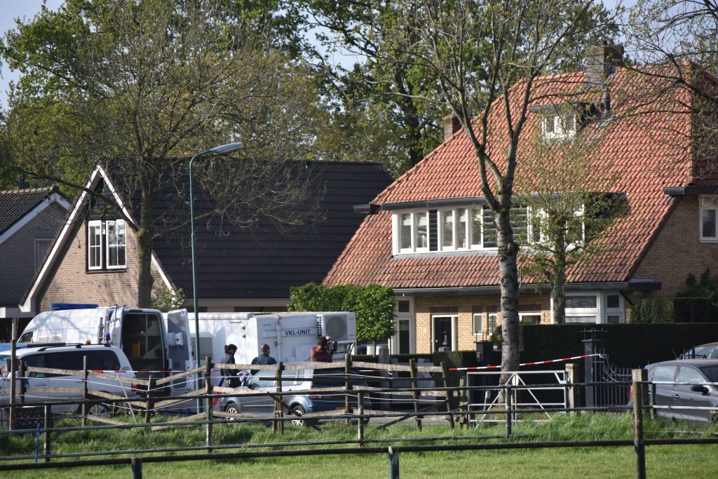 In april vorig jaar verrichtte de politie onderzoek bij de woning aan de Lange Brinkweg.