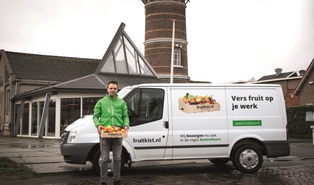 De eerste bedrijven in de regio konden dinsdag al kennis maken met vers fruit op de werkvloer .