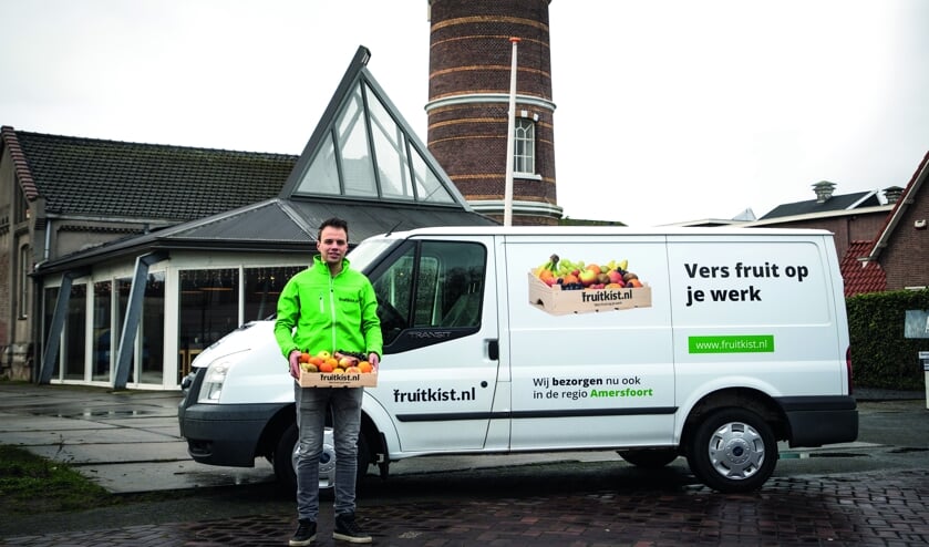 De eerste bedrijven in de regio konden dinsdag al kennis maken met vers fruit op de werkvloer .