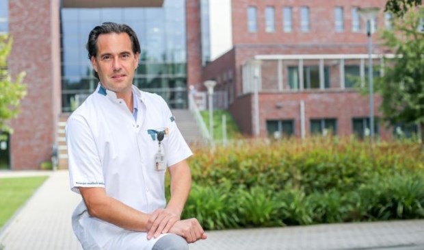Chirurg oncoloog Ernst Schoenmaeckers: "In het mammacentrum is veel aandacht voor ondersteunende, niet-medische zorg."