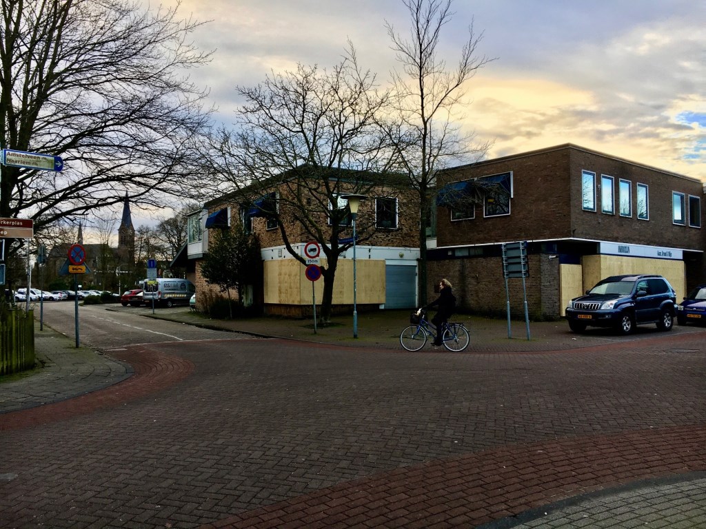 Eigenaar van voormalige Rabogebouw moet het pand 'welstands-proof' maken.