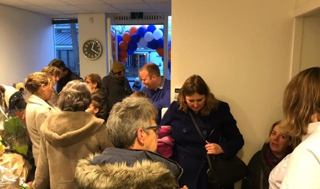 Drukte in wachtruimte tijdens open dag van Dierenkliniek In de Buurt