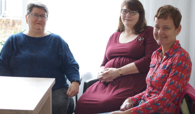 Berta van Renselaar, Tina Koelewijn en Irene van Zijverden van het Inclusiepanel.