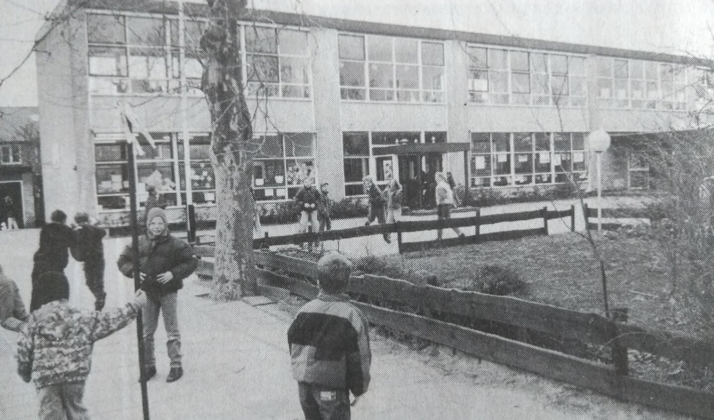 De Minister de Visserschool, in 1993, jaar van de fusie met de Savornin Lohmanschool: De Werveling.
