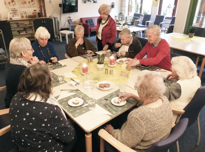 Deelnemers aan de 'Open Eettafel'.