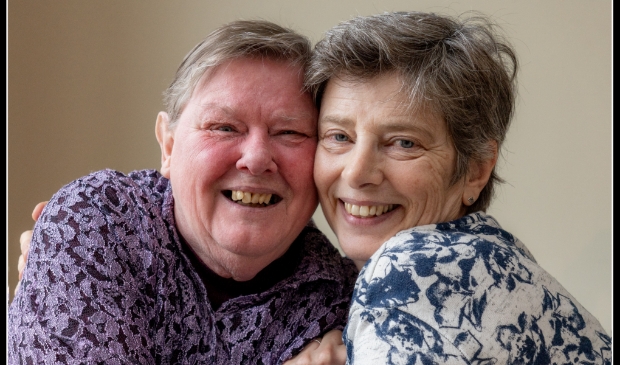 Benny Willems (links) met haar begeleider Thea van der Werf.