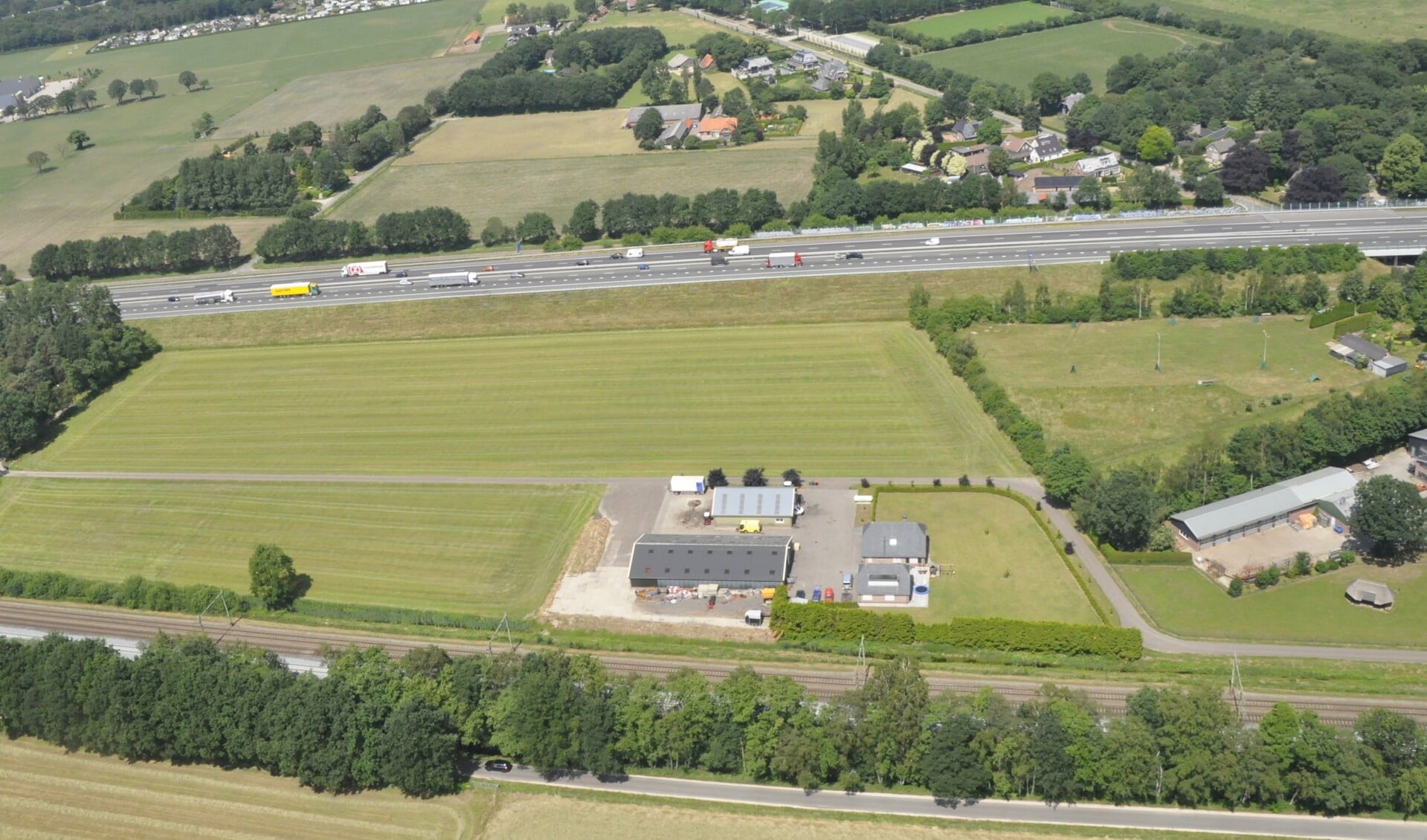 Het proces voor een nieuwe bedrijventerrein dat in Stroe moet komen, ligt al maanden stil.