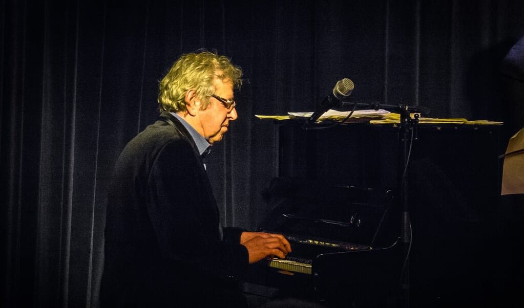Pianist, componist, arrangeur en bandleider Henk Meutgeert komt zaterdag met zijn kwartet naar Artishock. Een muzikaal verhaal over improvisatie.