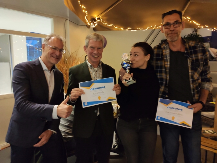 Wethouder Erik van Beurden, genomineerde Kees Menken, winnaar Sara Dirkse-Versteeg en genomineerde Koen Nieuwenhuize