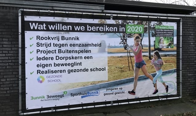 Het doek hangt bij de Lindenhof