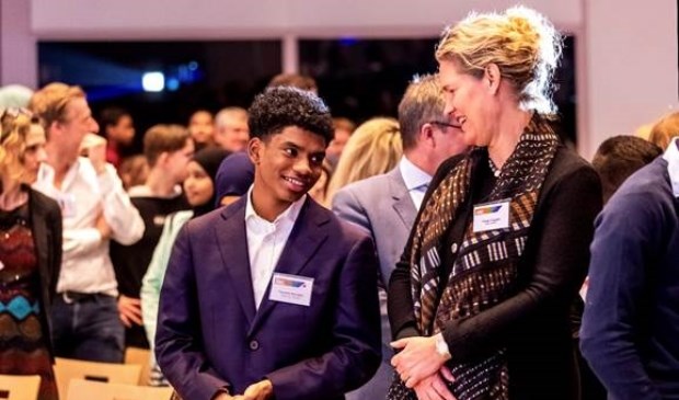Twee bazen van vorig jaar: Yarnelle en Tanja Cuppen van ABN AMRO.