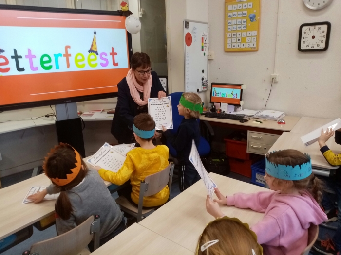Leerlingen van groep 3 krijgen het Letterdiploma uitgereikt op CBS De Tamboerijn.
