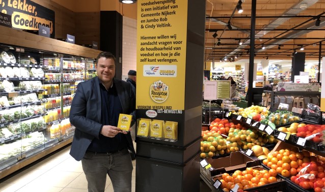 Rob Veltink doet mee aan een campagne tegen voedselverspilling. In de Jumbo is allerlei handige informatie te vinden.