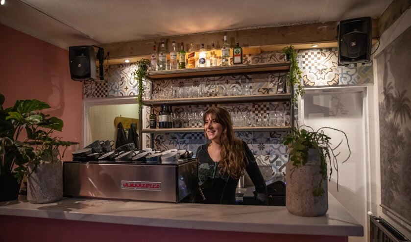 Felicia Ederzeel in het casual cafe Jimmy.