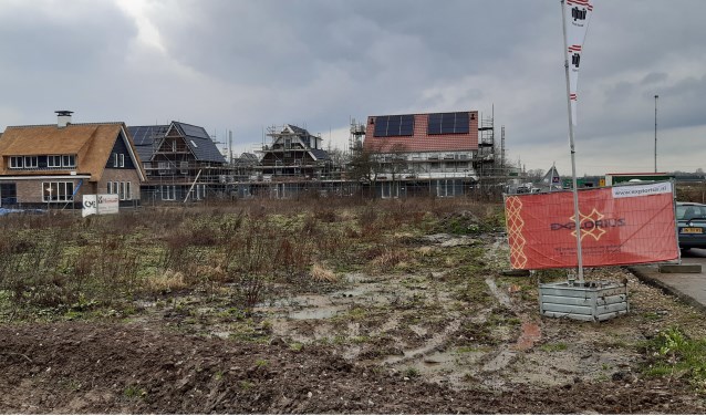 Kavels links van de entreeweg naar Buurtschap Het Burgje