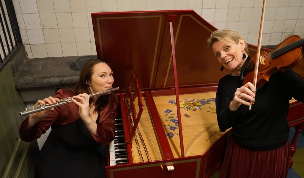 Laura de Boer (l) en Cathrine Malcorps spelen beide in Trio Clave.