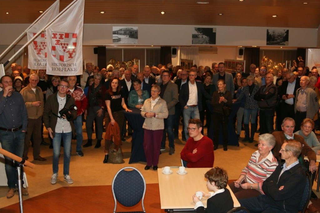 Honderden belangstellenden genoten van de fototentoonstelling.